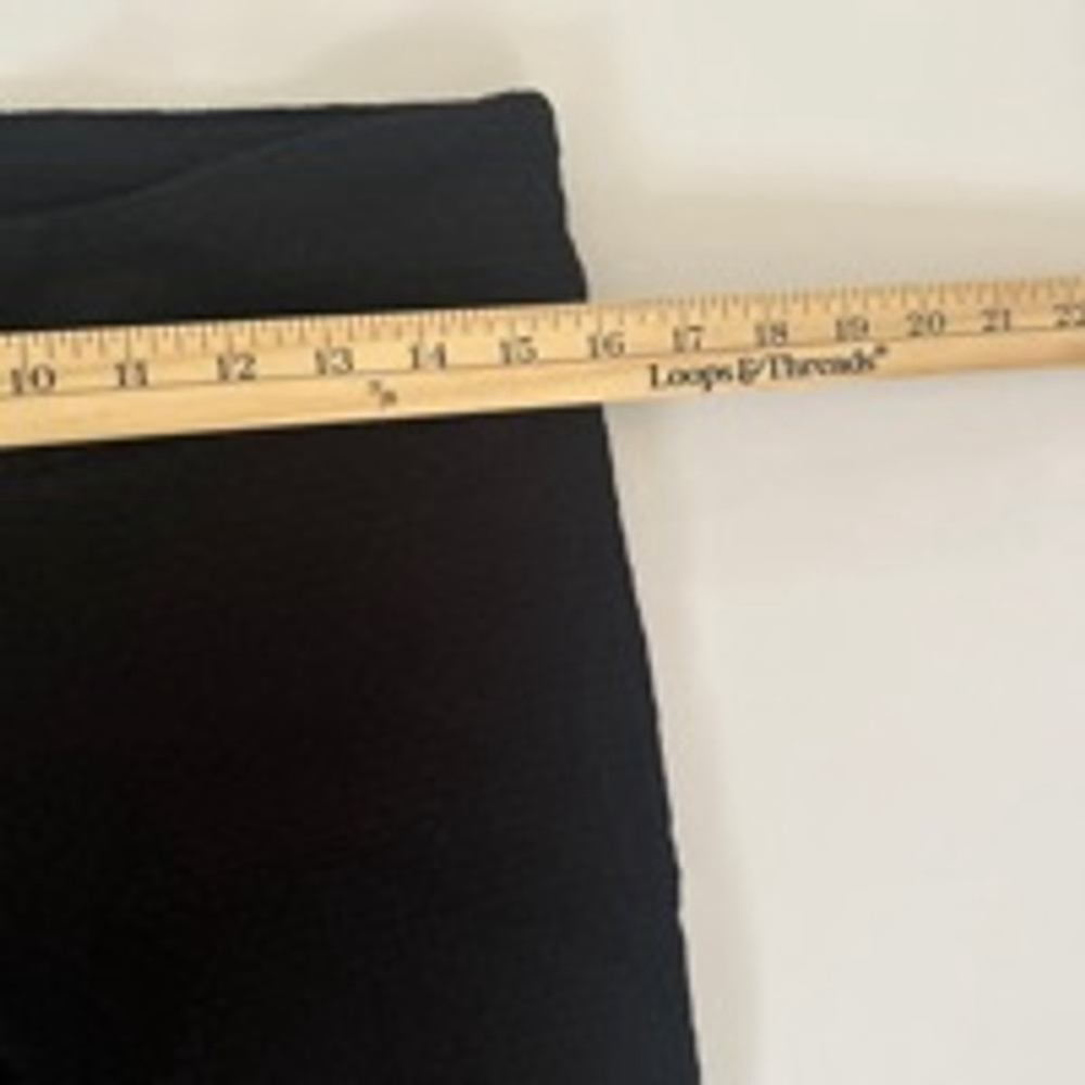 Hilary Radley Women’s Black Pants Size 10
#015 - Picture 4 of 6